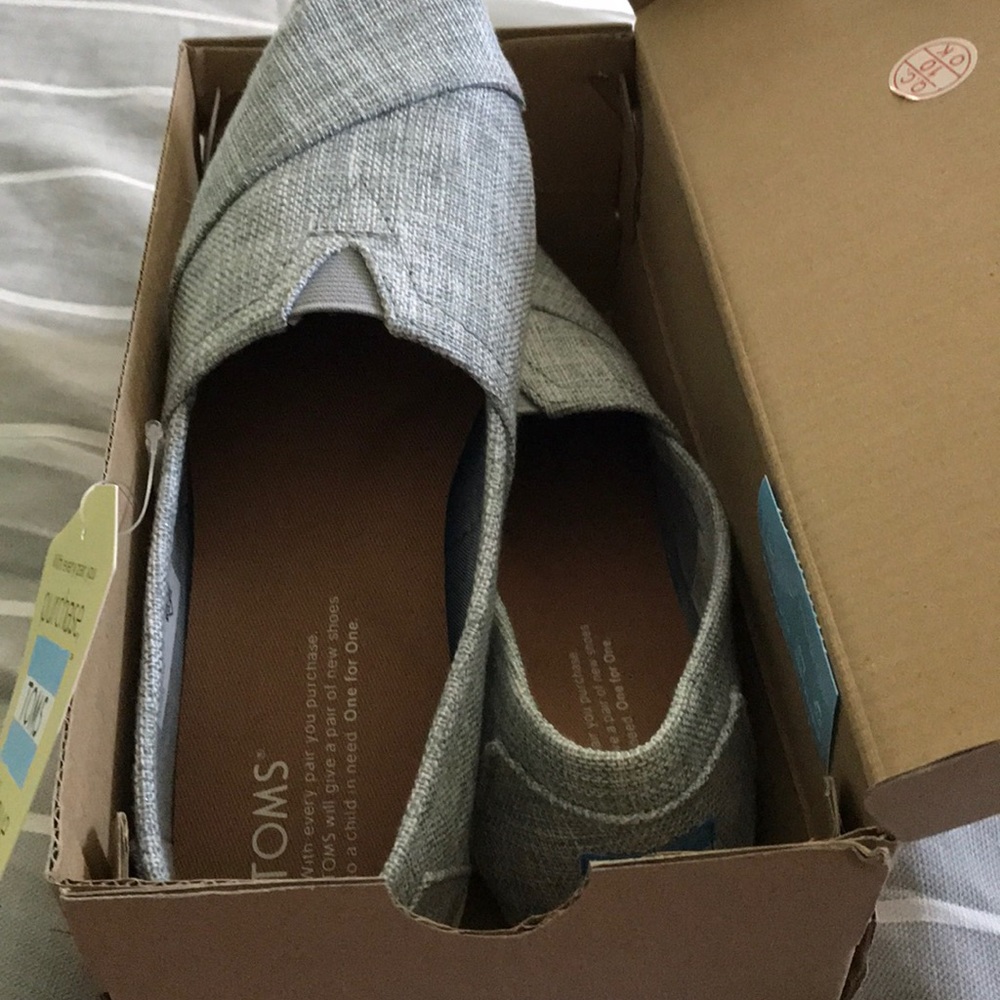 Toms canvas shoe